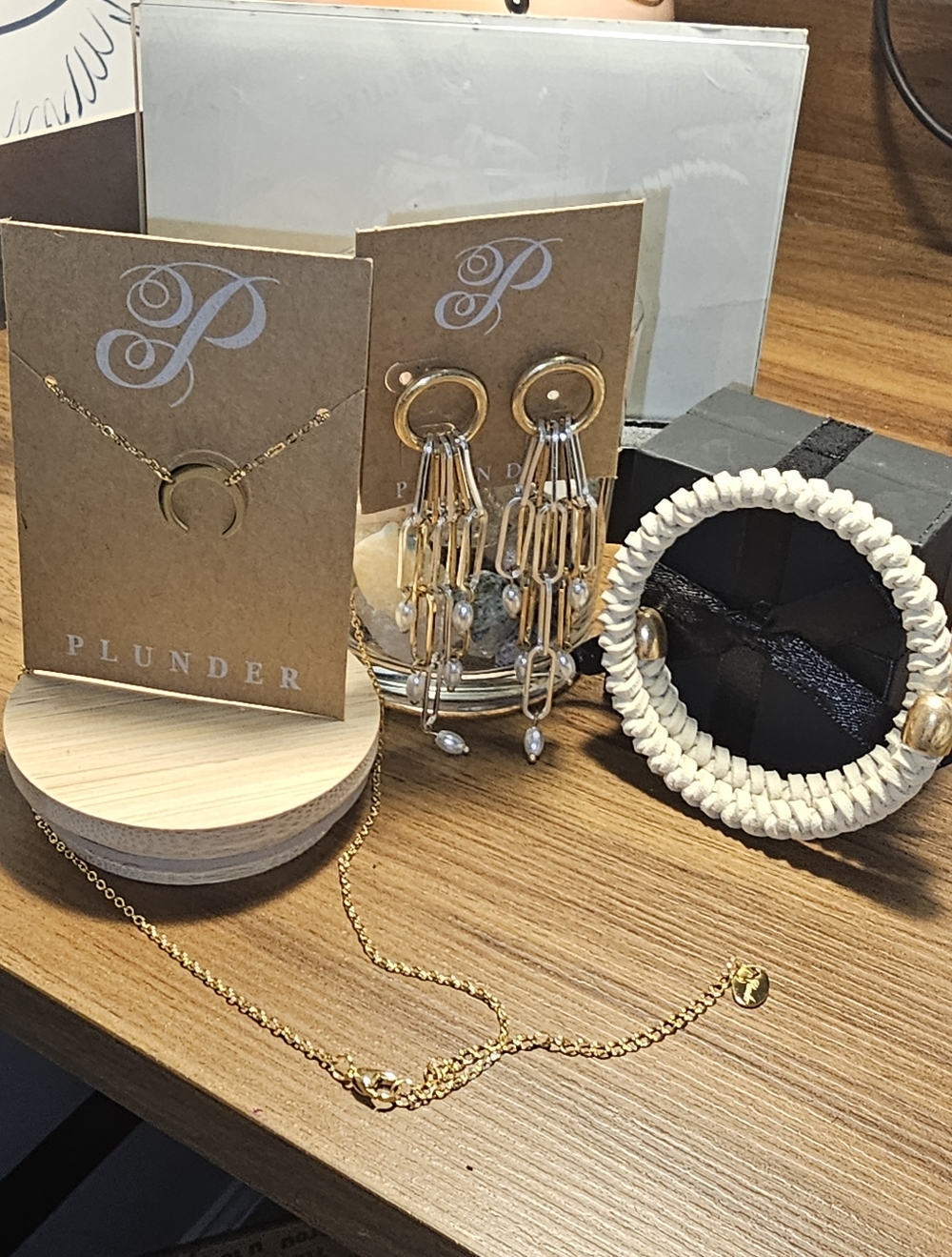 Nwt Gold Jewlery Set Of Three